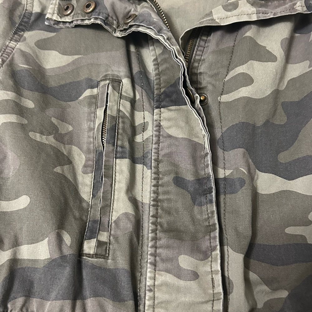 Love Tree Camouflage Jacket - Picture 8 of 15